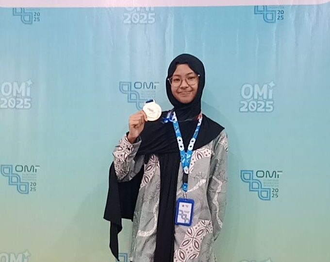 SISWI MTsN SINGKAWANG RAIH MEDALI PERUNGGU PADA OLIMPIADE MADRASAH INDONESIA (OMI) 2025 TINGKAT NASIONAL