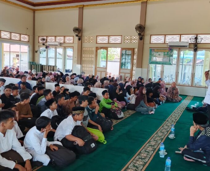 Peringati Isra’ Mi’raj, MTsN Singkawang Ajak Murid Ambil Ibrah dan Menjaga Kebersihan Hati
