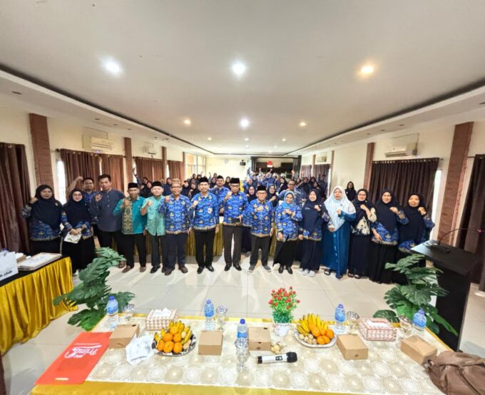 Perpisahan Penuh Haru Melepas Kepala Madrasah dan Bendahara BOS dalam Estafet Kepemimpinan Baru