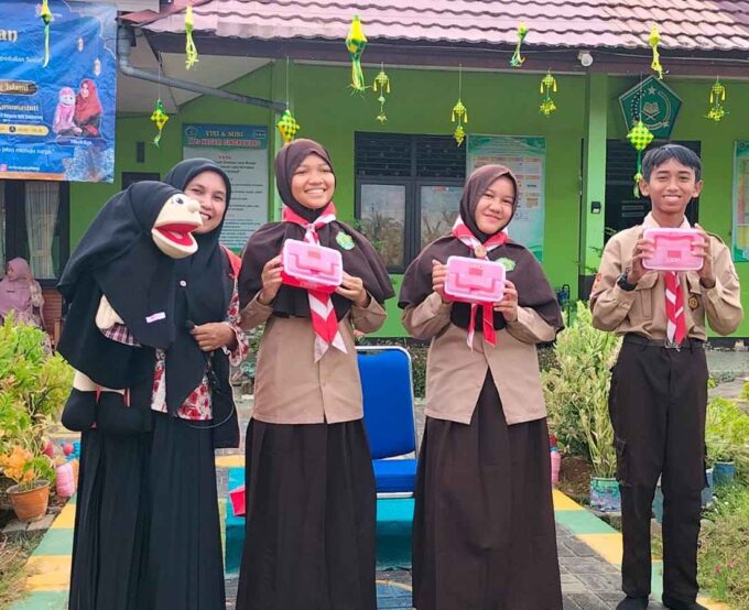 Literasi Ramadan Bersama Kampung Dongeng: Menguatkan Iman, Akhlak, dan Kepedulian Sosial di MTsN Singkawang