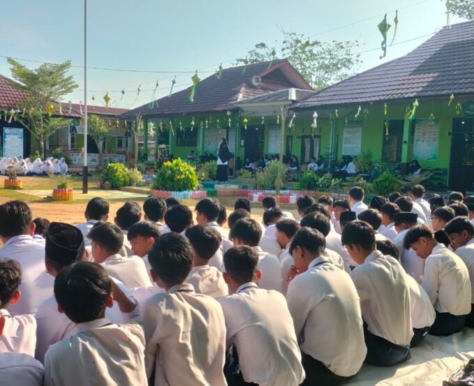 Halalbihalal MTsN Singkawang: Hangatkan Silaturahmi, Bangun Semangat Baru Pasca Lebaran